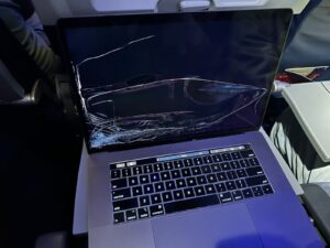 Read more about the article Whose fault is it when your laptop is destroyed by another passenger on a flight?