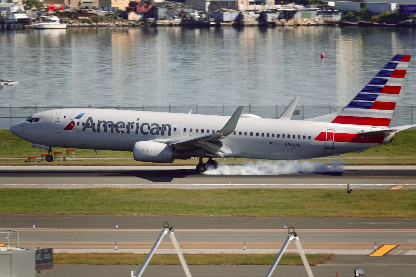 You are currently viewing Uh oh: American clamps down on rebooking flights to get lower fares